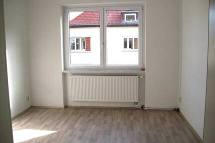Nichtraucher-Wohnung! sonnige 2,5 Raum mit Wanne 2. OG - keine WG - Erfurt Ilversgehofen