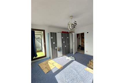 Solide 2-Zimmer-Wohnung mit Süd-Loggia und Weitblick, ab sofort FREI - Frankfurt am Main Nieder-Eschbach