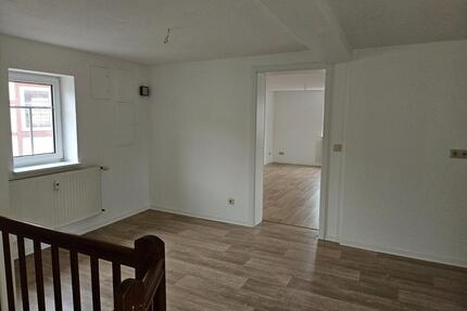 2,5 Zimmer, Küche, Diele, Bad in Stadtroda OT Quirla