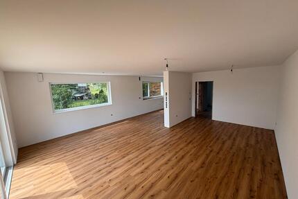 Moderne Doppelhaushälfte (183 m²) - Thaining