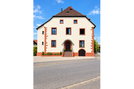 Haus zum Kaufen in Sandhausen 900.000,00 € 450 m²