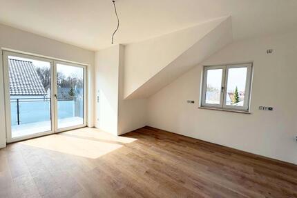 Letzte von 16 freien Wohnungen! Dachgeschosswohnung mit Balkon - Großmehring
