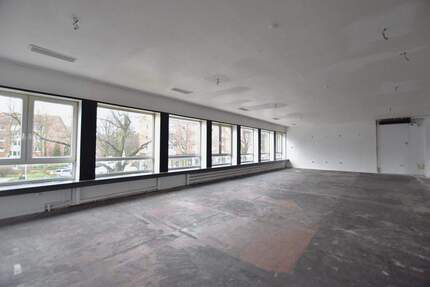 Attraktive Büro-Praxis-Ladenfläche im 1. OG in bester Lauflage - Hamburg-Barmbek Barmbek-Nord