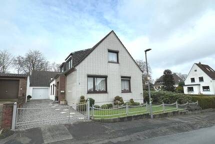 PURNHAGEN-IMMOBILIEN - Schönebeck - freist. 1-2-Fam.-Haus mit Garage u. kl. Grundstück in guter Lage - Bremen / Schönebeck
