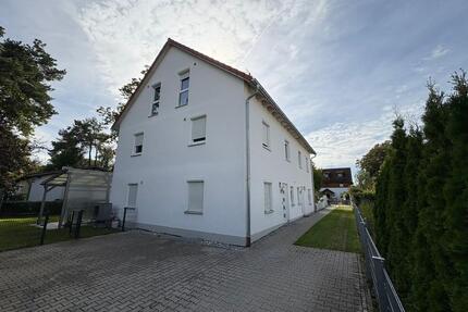 Wohlfühloase für Großfamilien: DHH mit 6 Zimmern und 3 Badezimmer - Unterschleißheim