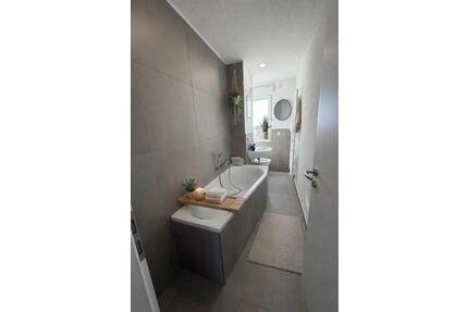 Top kernsanierte 4-Zimmer-Wohnung mit Balkon (Erstbezug) - Hettstedt