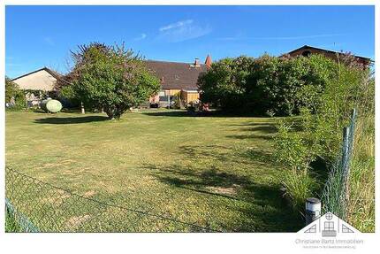 Baugrundstück in ruhiger Ortslage von Neuburg - für Einfamilien- oder Doppelhaus geeignet - Neuburg-Steinhausen