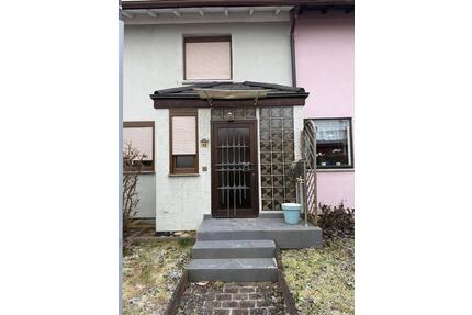 Exklusiv & provisionsfrei: Modernisiertes Reihenmittelhaus - Esslingen am Neckar Pliensauvorstadt