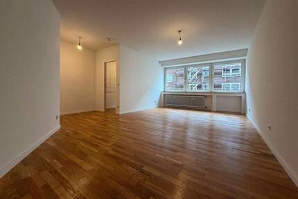 Erstbezug nach Sanierung: 3-Zinmer, Küche, Balkon, Keller, Aufzug - Düsseldorf Stadtbezirk 3