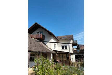 Helle 2,5-Zimmer Dachgeschosswohnung (80 m²) mit Balkon & Garage - Hügelsheim