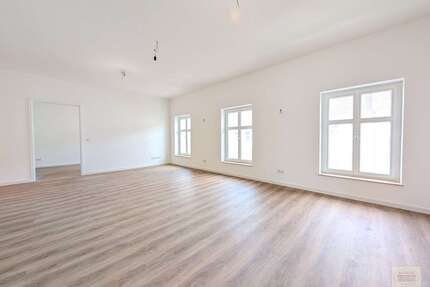 Wohnung zum Mieten in Düsseldorf 2.200,00 € 90 m²