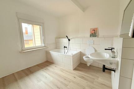 Haus in Weida zu vermieten - 890,00&nbsp;EUR Kaltmiete, ca.&nbsp; 135,00&nbsp;m&sup2; in Weida (PLZ: 07570)