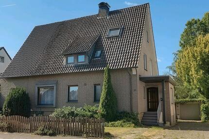 Gepflegtes Zweifamilien - Haus Blfd-Brackwede mit großem Garten - Gütersloh Avenwedde
