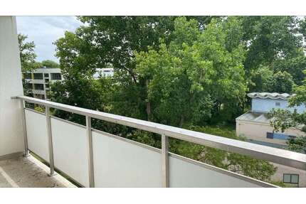 Wohnung zum Mieten in Halle (Saale) 349,00 € 57 m²