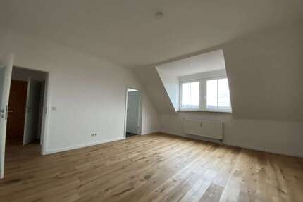 Wohnung zum Mieten in Zwickau 420,00 € 57.08 m²