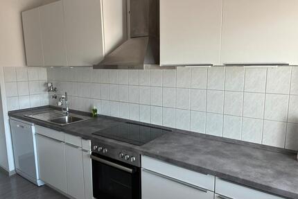 Helle, frisch renovierte Whg. mit Balkon und Blick ins Grüne - Ditzingen