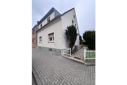 Sanierungsbedürftiges Einfamilienhaus in Erkelenz-Stadt!
