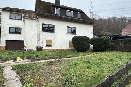 Haus zum Kaufen in Aßlar 215.000,00 € 240 m²