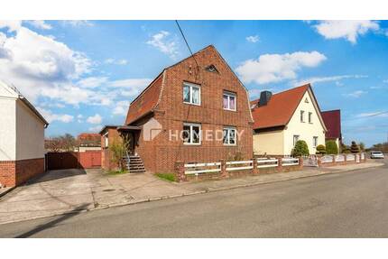 Solides EFH mit Innenhof, Garage, Nebenhaus und großem Garten in ruhiger Umgebung - Genthin