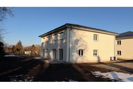 Doppelhaushälfte in Magdeburg mit Garten & Blick ins Grüne!