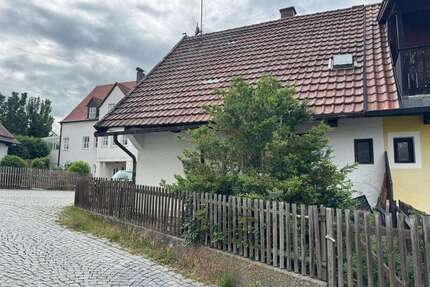 Haus zum Kaufen in Pfeffenhausen 95.000,00 € 55 m²