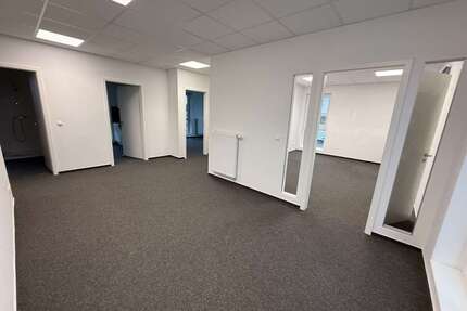 Büro in Kiel 300,00 € 20 m² - 300,00&nbsp;EUR Kaltmiete, ca.&nbsp; 20,00&nbsp;m&sup2; in Kiel (PLZ: 24145)