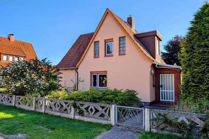 Haus zum Kaufen in Hemmoor 150.000,00 € 90.36 m²