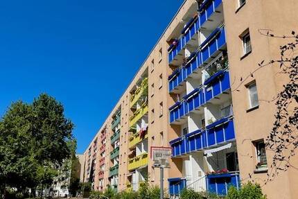 In Herrichtung Schöne 4-Raum-Wohnung mit Balkon und Badewanne ab 01.06.2026 - Schwerin Mueßer Holz