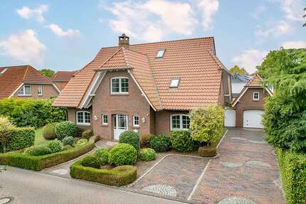 Haus zum Kaufen in Bad Zwischenahn 899.000,00 € 240 m²