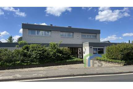 Haus zum Kaufen in Düren 750.000,00 € 300 m²