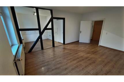 Sehr schöne helle 3 Zimmer Wohnung vollsaniert! - Halberstadt