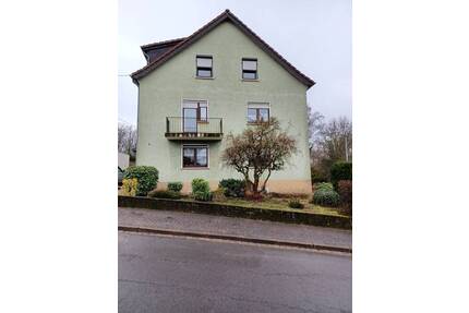 Zweifamilienwohnhaus mit ausgebautem Dachgeschoss in Vk-Geislautern - Völklingen