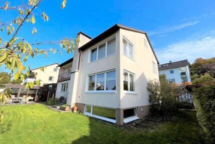 Großzügiges Einfamilienhaus mit Garten, Wintergarten & Schwimmbad - Dittelbrunn