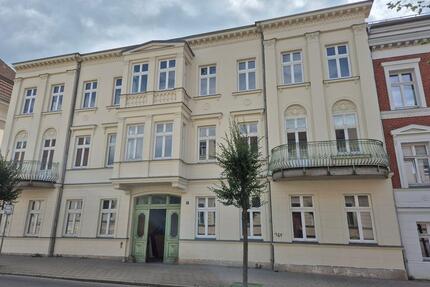 2 Raum Wohnung mit Küche - 495,00&nbsp;EUR Kaltmiete, ca.&nbsp; 56,40&nbsp;m&sup2; in Neustrelitz (PLZ: 17235)