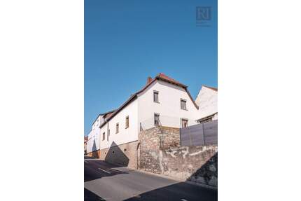 Großzügiges Zweifamilienhaus im Ortskern von Rimpar