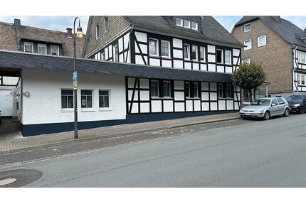 4 Raum Wohnung - 1.110,00&nbsp;EUR Kaltmiete, ca.&nbsp; 106,00&nbsp;m&sup2; in Schmallenberg (PLZ: 57392)