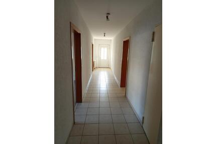 2-Zimmer-Wohnung mit Küche, Bad und schöner Süd-Terrasse - Frensdorf
