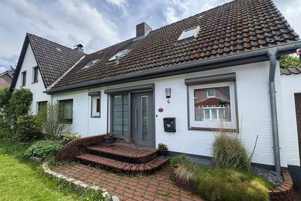 Großzügiges Familienglück: DHH in Norderstedt - auch mit 2. Hälfte als Generationenhaus zu erhalten