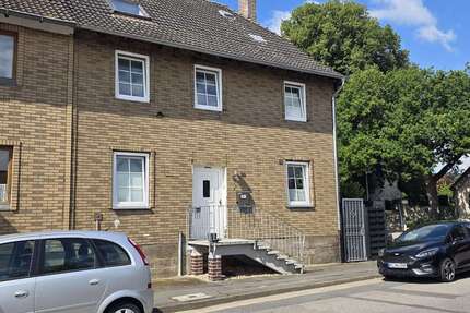Haus zum Kaufen in Giesen OT Emmerke 147.500,00 € 164 m²