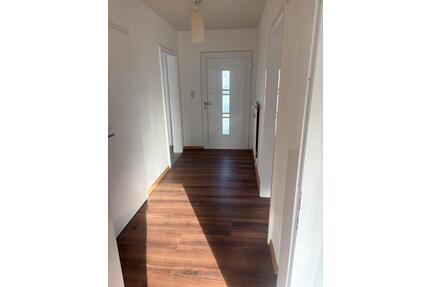 Ebenerdige 3 Zimmer Altbauwohnung, Reihenendhauswohnung, 62qm - Leese