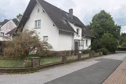 Haus zum Kaufen in Holzminden 138.000,00 € 242 m²