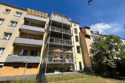 Wohnung zum Kaufen in Plauen 70.000,00 € 75.46 m²
