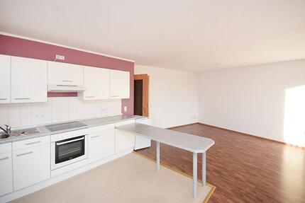 Kurze Wege in die Stadt: Großzügige, helle 2-Zimmer-Wohnung in allerbester Innenstadtlage! - Halberstadt