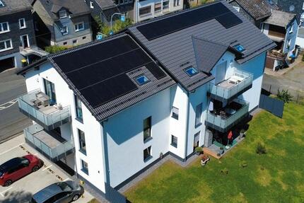 Moderne lichtdurchflutete Neubauwohnung mit Balkon - Siegen Eiserfeld