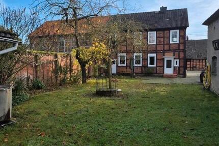 Großzügiges Wohnen mit weitläufigem Grundstück in Stöckheim - Beetzendorf