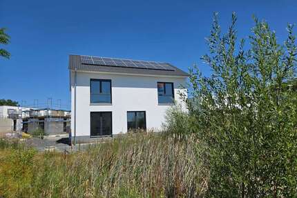 Haus zum Kaufen in Ölbronn-Dürrn 625.000,00 € 159.06 m²