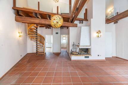 Einzigartige Dachgeschosswohnung mit Galerie und großem Gestaltungspotenzial in Obersendling! - München Thalk.Obersendl.-Forsten-Fürstenr.-Solln