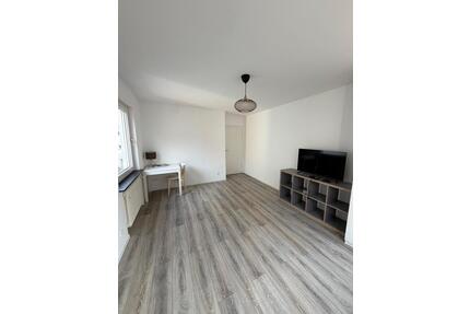 Zimmer in Männer Wohnung - Stuttgart Süd