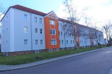 Wohnung zum Mieten in Braunsbedra 375,00 € 62.27 m²