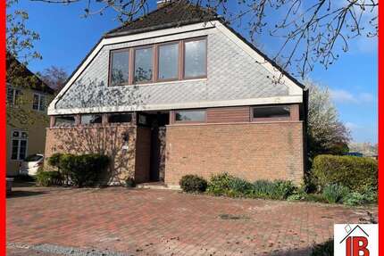 Haus zum Kaufen in Ovelgönne 149.000,00 € 211.68 m²